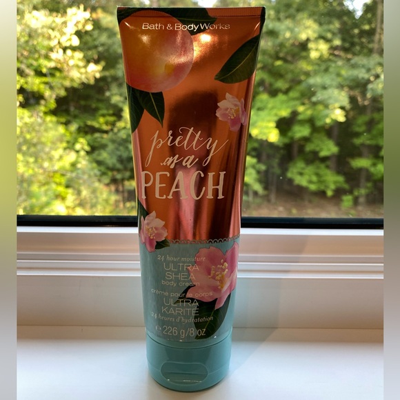 Bath & Body Works Pretty as a Peach Body Cream - Picture 1 of 2